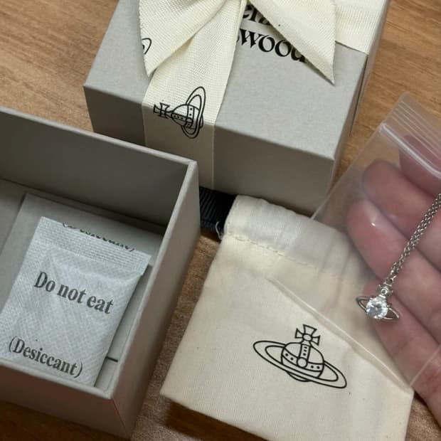 비비안웨스트우드 레이나 목걸이