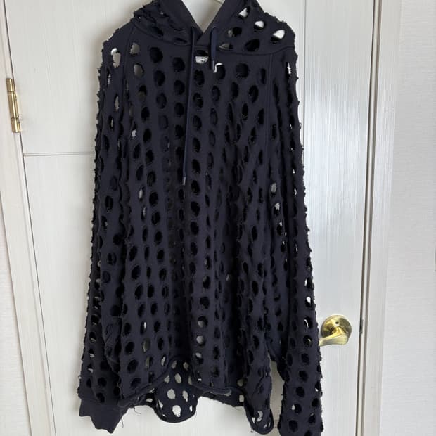 마르지엘라 펀칭 후드티