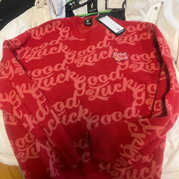 레드 니트 스웨터 새상품