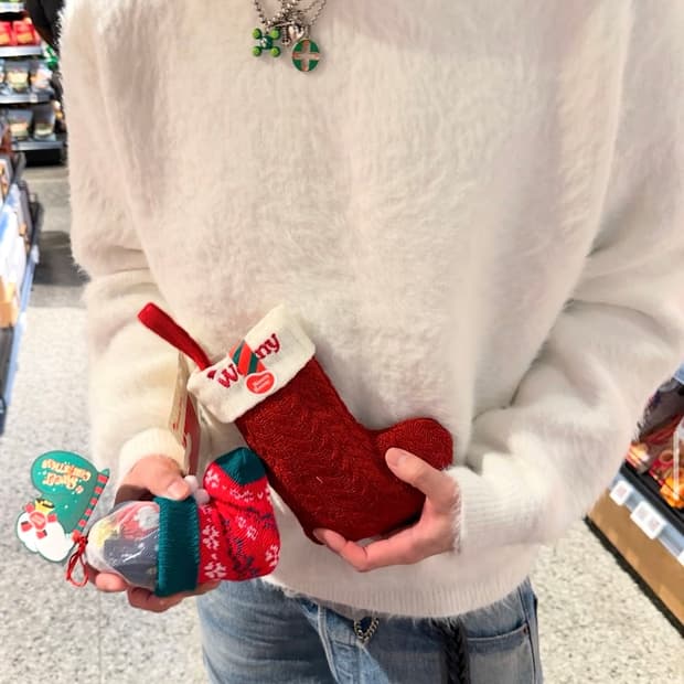 [one] 오아시스 헤어리 니트