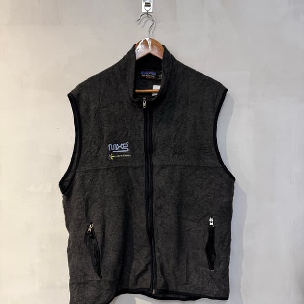 파타고니아 신칠라 블랙 플리스 조끼