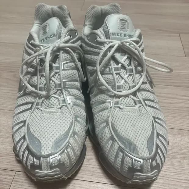 나이키 샥스 TL 메탈릭 실버 나이키 샥스 275