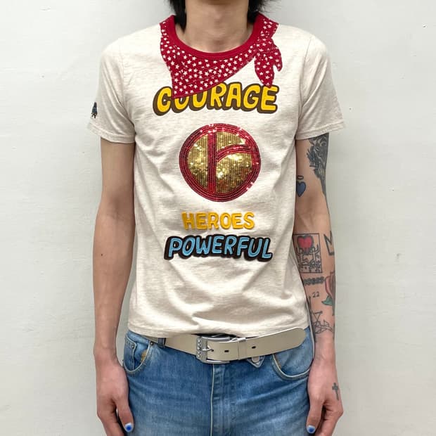 Star Red Scarf Spangled Ivory T-shirt 