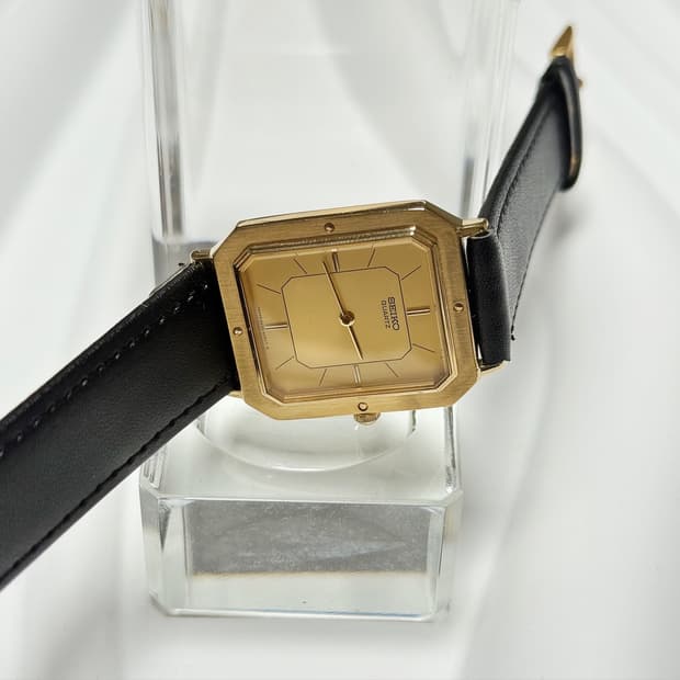 80's90's 빈티지 세이코 스퀘어 골드 베젤 드레스 워치