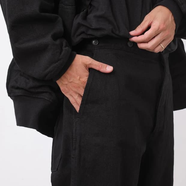 코모리 블랙 데님 오버 팬츠