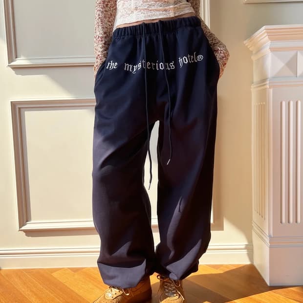 미스테리어스호텔 스웨트 팬츠
