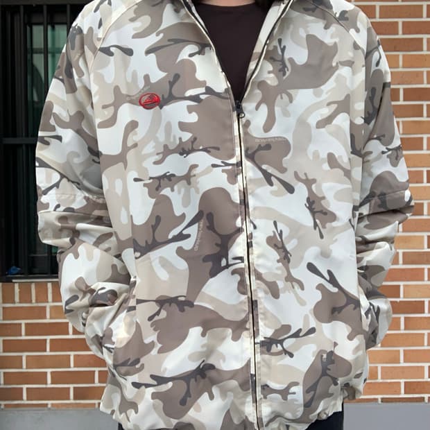 (L)퀵실버 카모 윈드브레이커