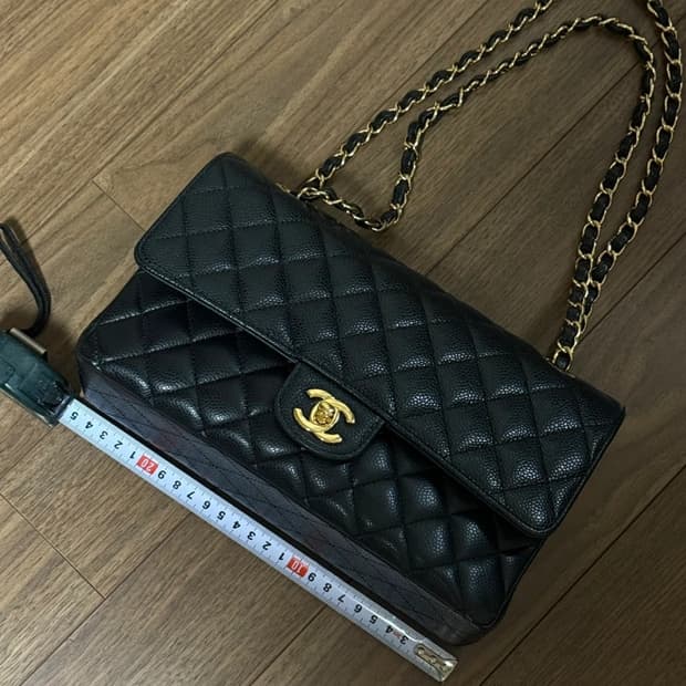(정품)샤넬 클래식 미듐 캐비어 금장 24년도