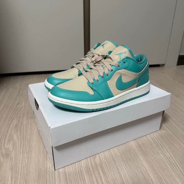 조던1 로우 샌드드리프트 워시드 틸 (240)