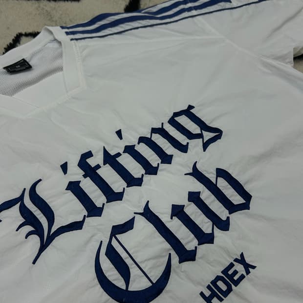 [100]HDEX 나일론 오버핏 자수 반팔/화이트