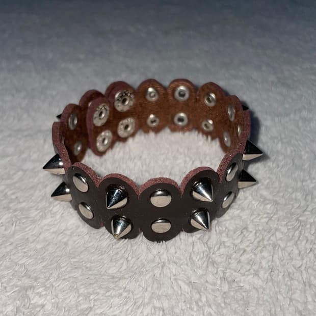 brown stud leather bracelet