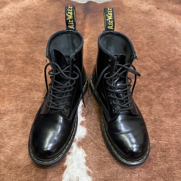 닥터마틴 8홀 부츠