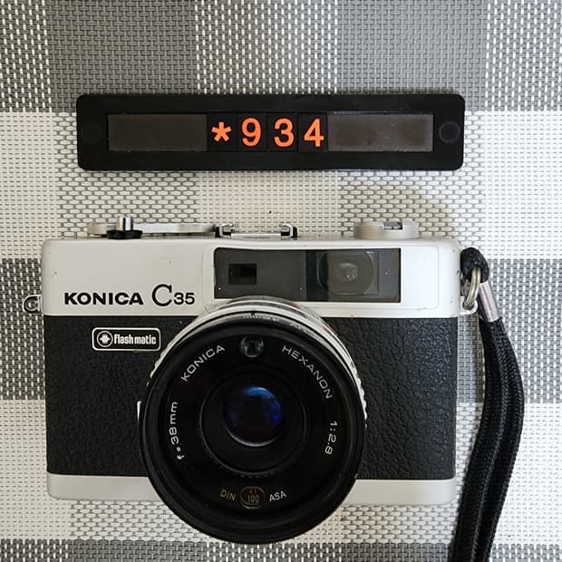 코니카 C 35 플래시매틱 필름카메라 실버바디