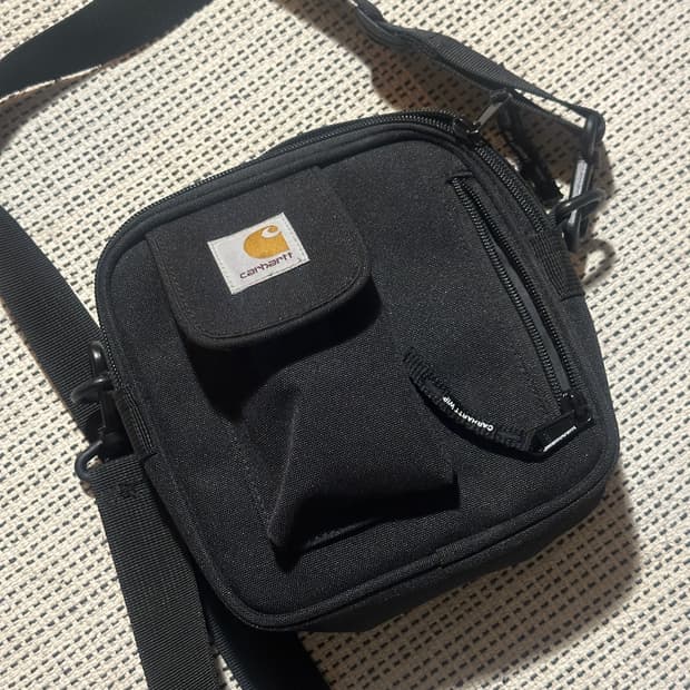 칼하트 윕 에센셜 크로스백 / Carhartt WIP essential