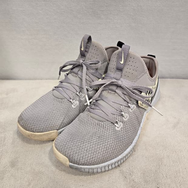 나이키 프리 TR8 트레이닝화 운동화 275mm 