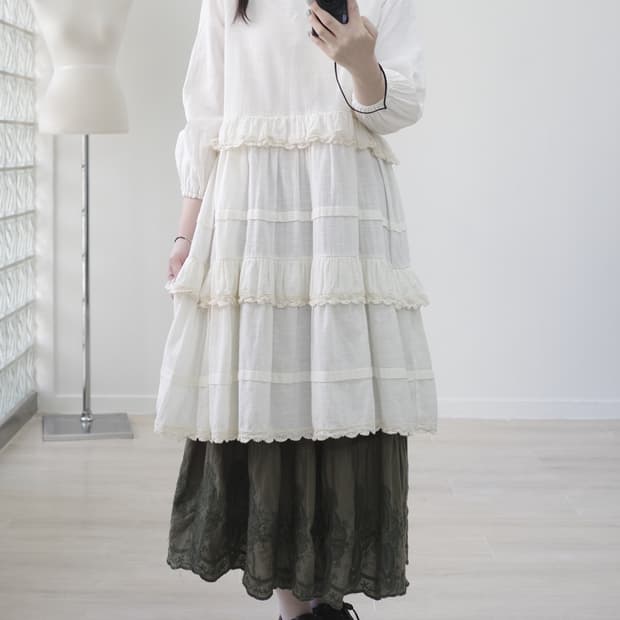 Kangkang ivory one-piece