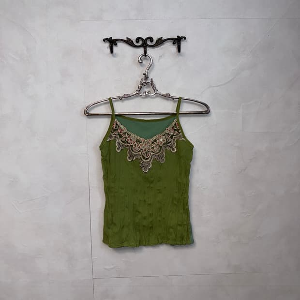 Green ethnic lace pleated sleeveless