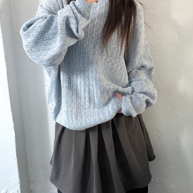 Satur 새터 스카이블루컬러 크로셰 니트
