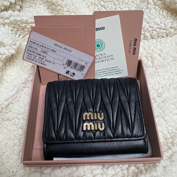 미우미우 반지갑 (정품)