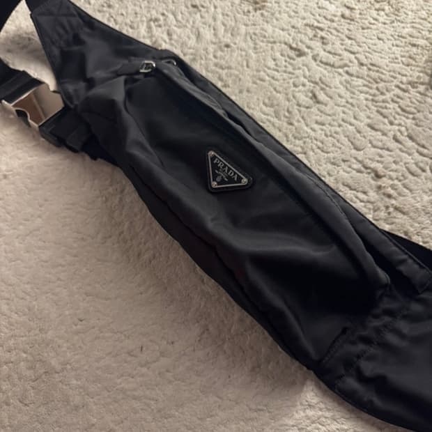 프라다 2VL132 포코노 블랙 웨이스트 벨트백