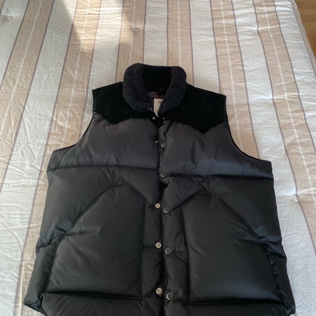 록키 마운틴 페더드 패딩 베스트 팝니다