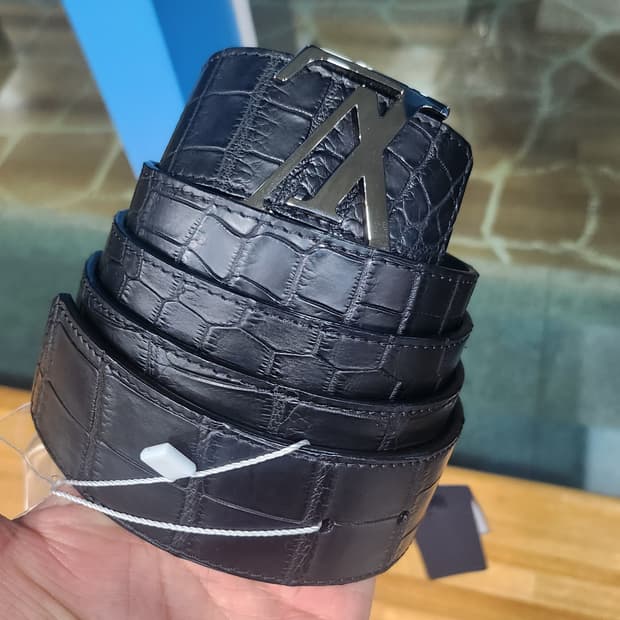 루이비통 악어 벨트 판매