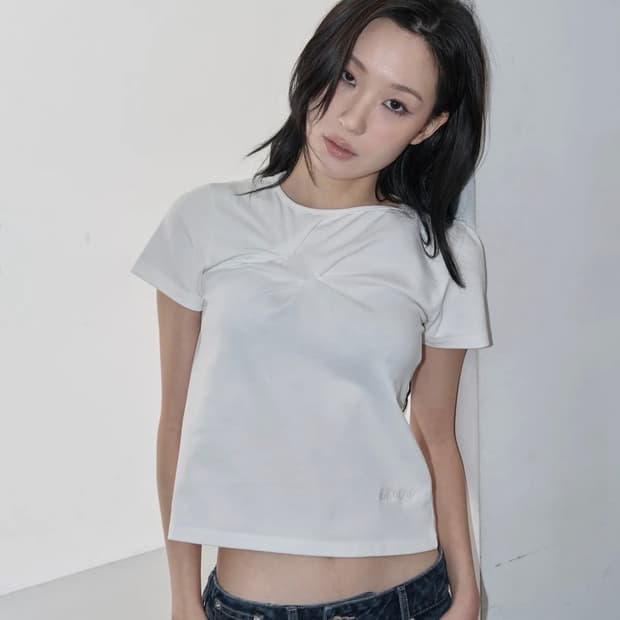 지제뮤지엄 SLASH PINTUCK T-SHIRT (WHITE) 반팔티