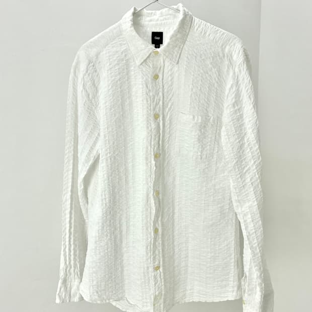 seersucker texture white shirt
