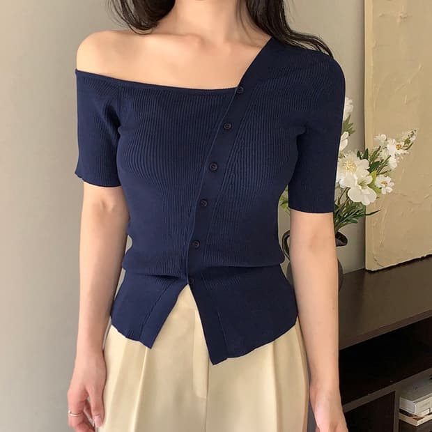 언발 오프숄더 니트 네이비