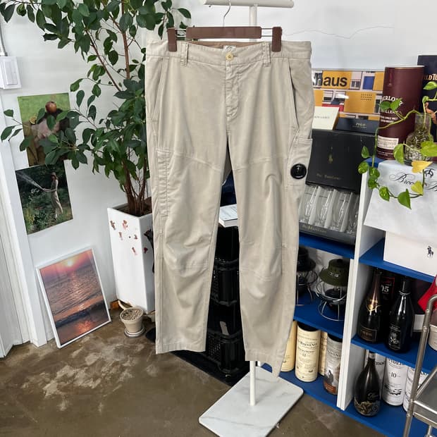 Cp컴퍼니 렌즈와펜 가먼트다잉 카고팬츠 35