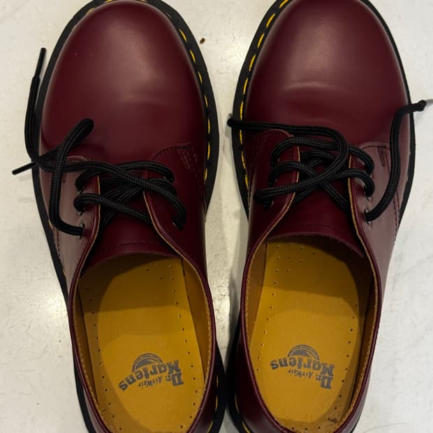 닥터마틴 1461 스무스 체리레드 UK 4 , 230 사이즈