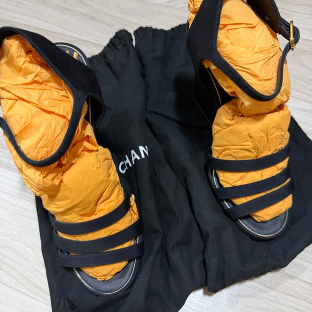 [36] 샤넬 웻지 샌달  블랙