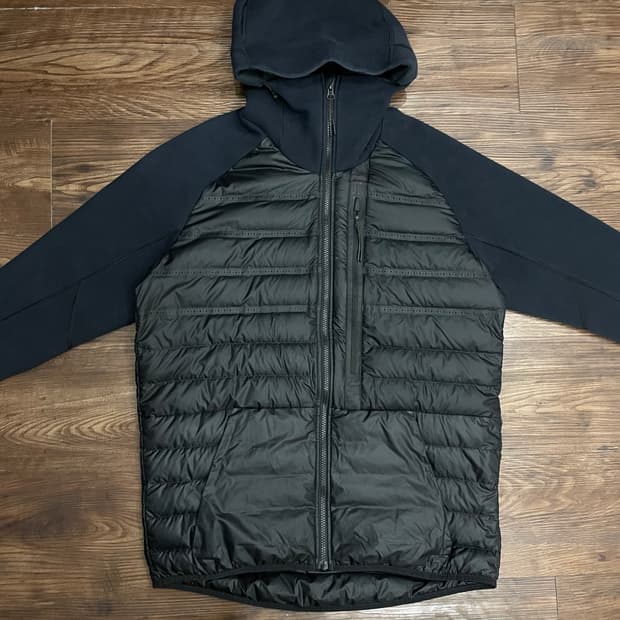 나이키 테크 플리스 에어로로프트 800 구스다운 자켓 블랙