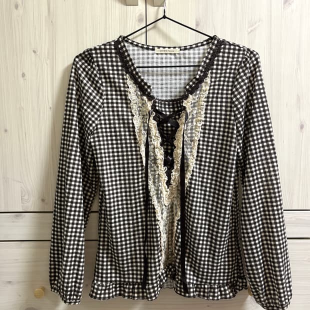 액시즈팜 브라운 체크 모리걸 블라우스