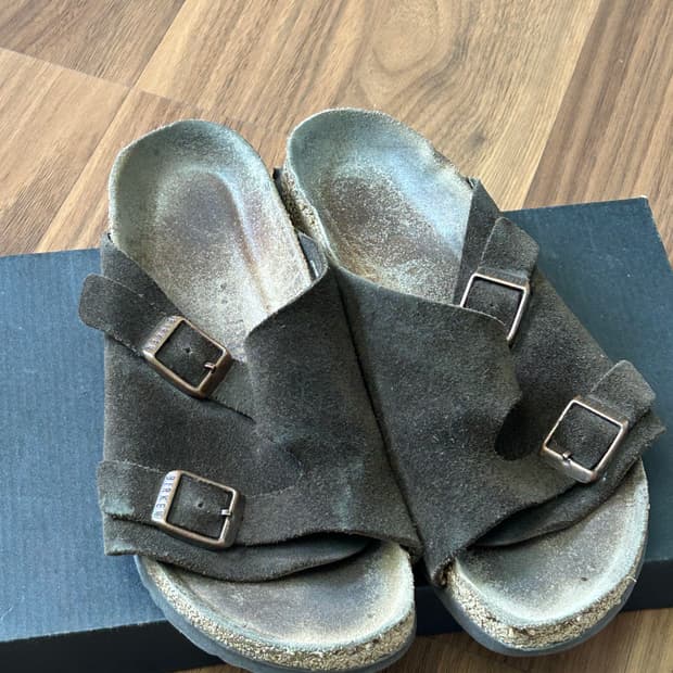 버켄스탁 취리히 스웨이드 샌들 230-235