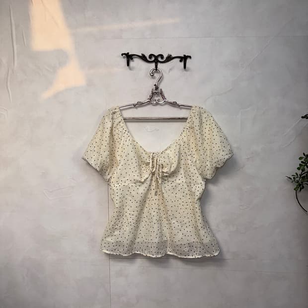 Ivory oriental lace dot puff balloon bl