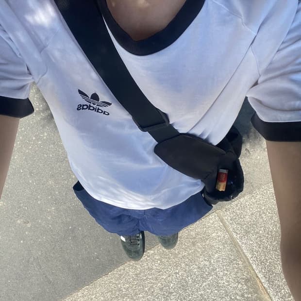 코르티스 주훈 - 아디다스 반팔 클래식 3S 사이즈 L