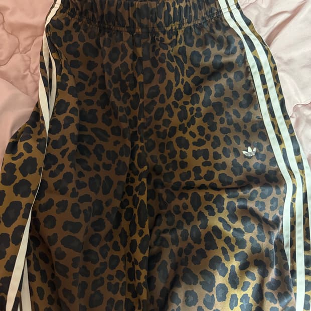 아디다스 호피패턴 브론즈 스트라타 팬츠 M