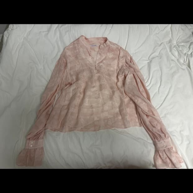 투머치토커 블라우스