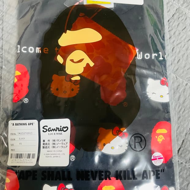 베이프 산리오 키티 캐릭터즈 티셔츠