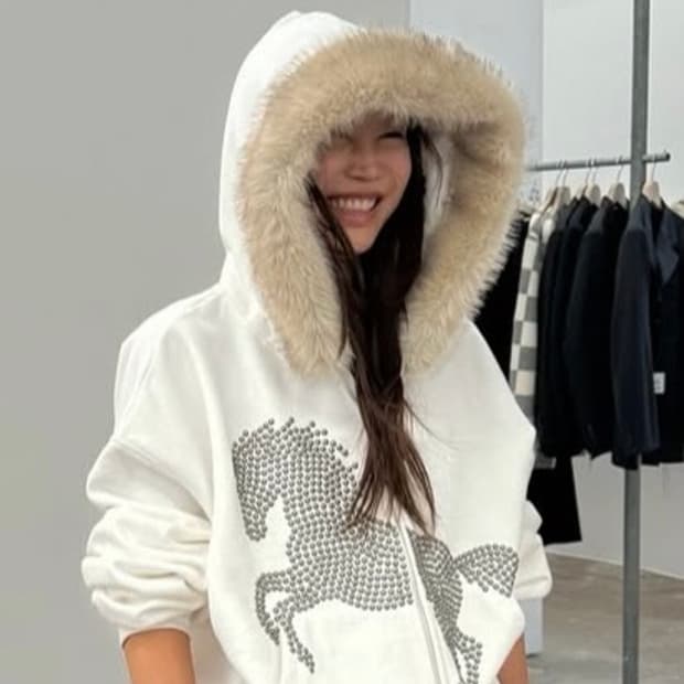 604service STUDDED FAUX FUR HOODIE 후드집업