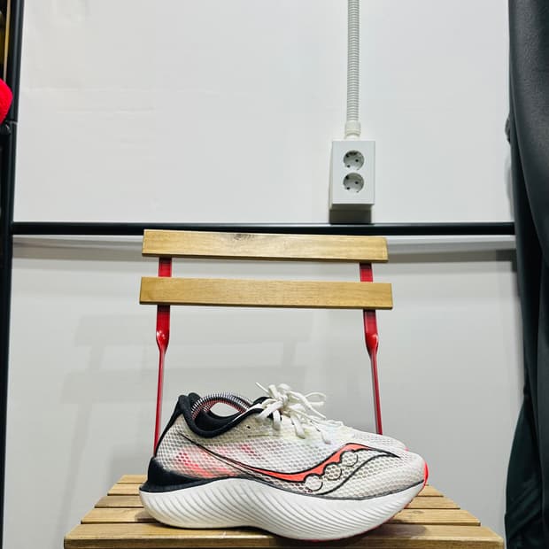 UK6 240) Saucony 운동화 엔돌핀 프로 3 런닝화 화이트/레드