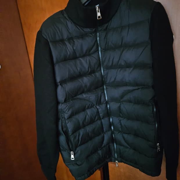 몽클레어 니트패딩