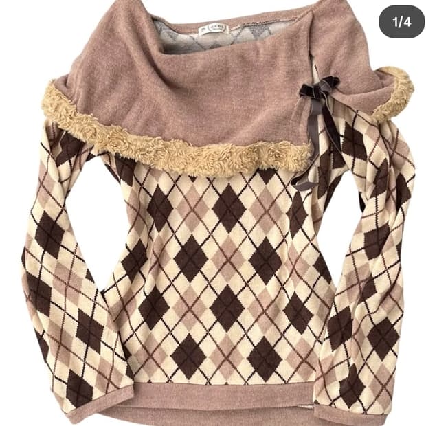 엑시즈팜 아가일 오프숄더 니트