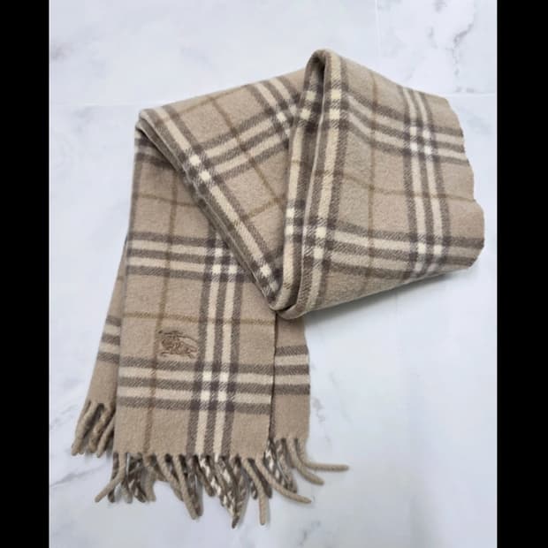 버버리 클래식 체크 양모 머플러