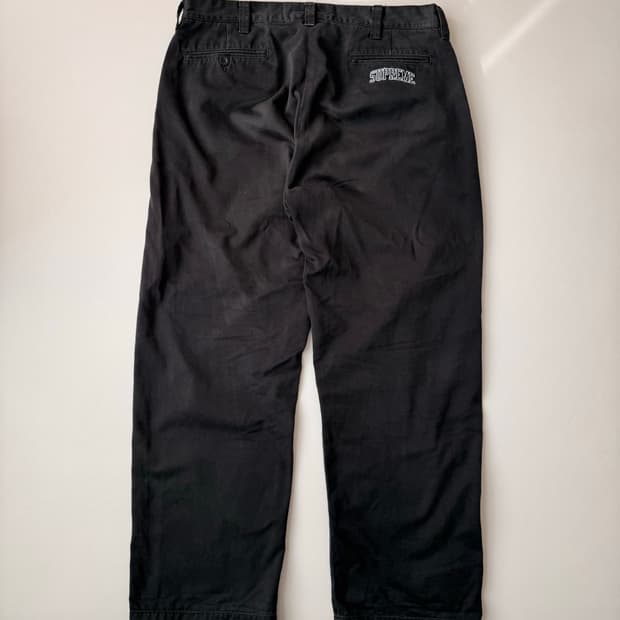 슈프림 아치로고 치노 팬츠 블랙