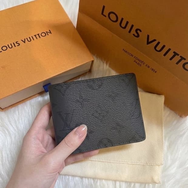 루이비통 이클립스 리버스 슬렌더 반지갑 새상품급