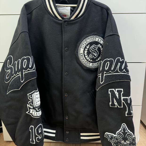 슈프림 베리타스 바시티xl