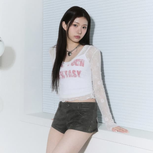 체리퀴리 시스루 브이넥 셔링 슬리브 화이트 