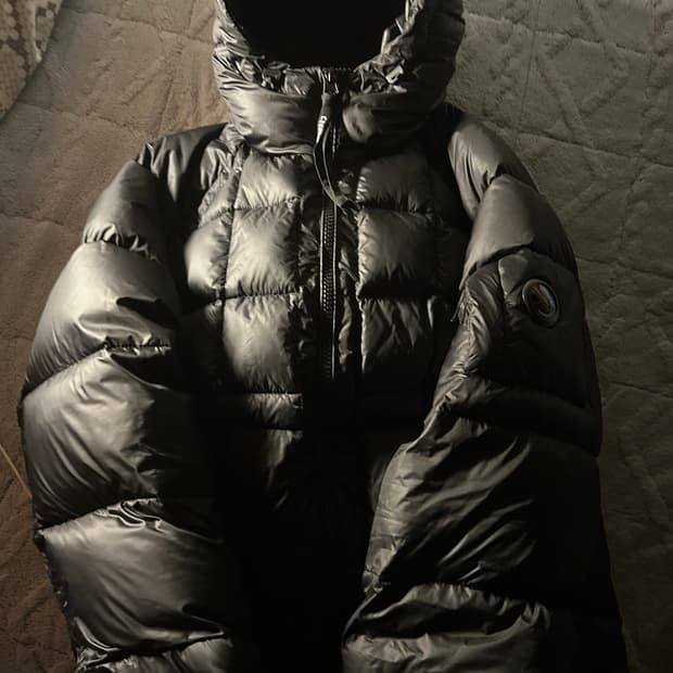 cp컴퍼니 패딩 팝니다